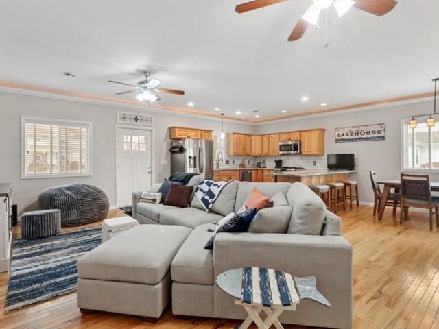 House for sale in Fontana, Wisconsin