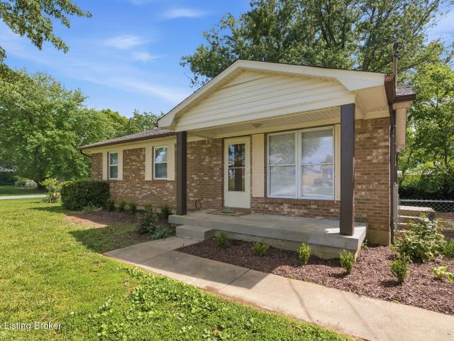 House for sale in Mount Washington, Kentucky