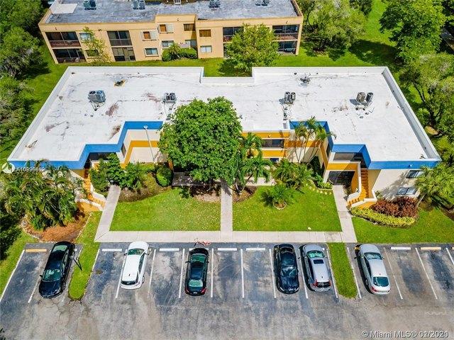 Condo for sale in Weston, Florida