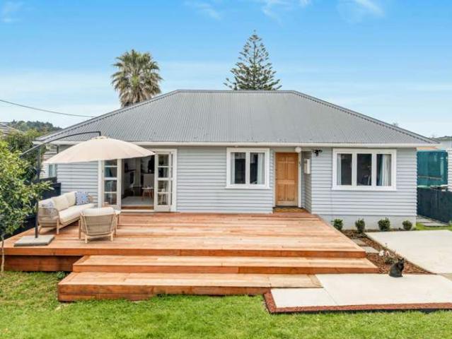 House for sale in Beach Haven, Kaipātiki