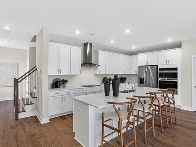 Townhouse for sale in Southfields, New York