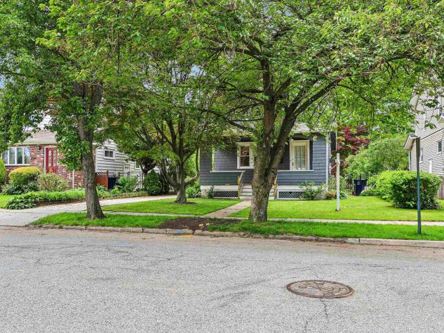 House for sale in Hackensack, New Jersey