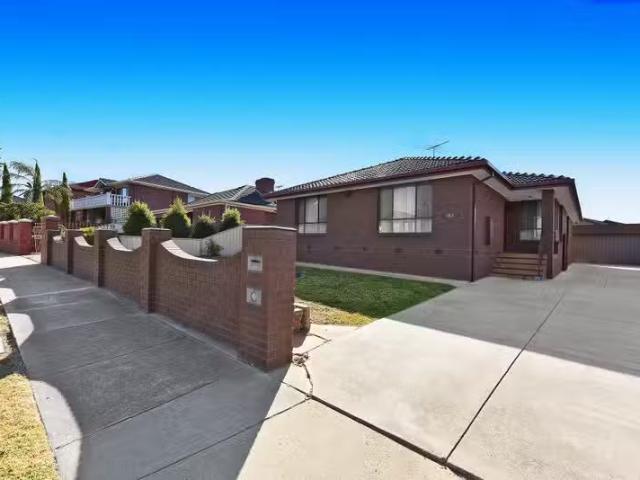 House for rent in Avondale Heights, Victoria