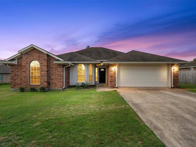 House for sale in Hewitt, Texas
