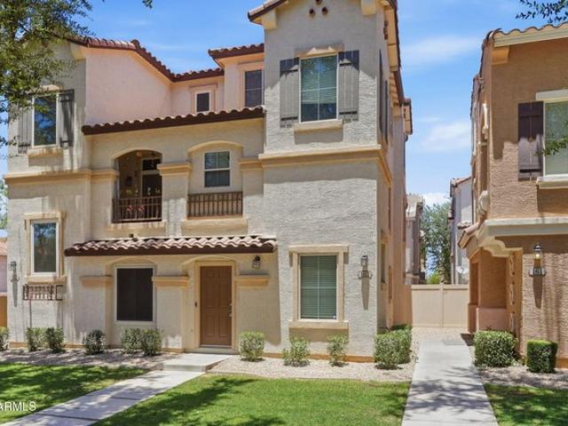 Townhouse for sale in Gilbert, Arizona