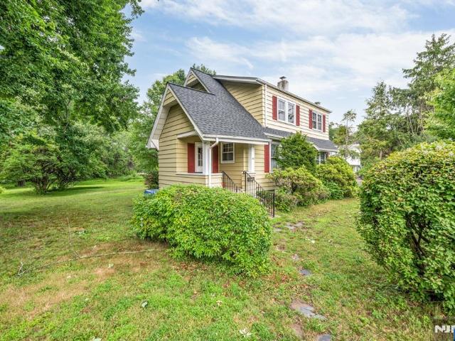 House for sale in Paramus, New Jersey