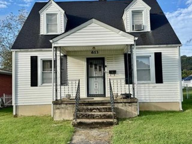 House for sale in Paintsville, Johnson County