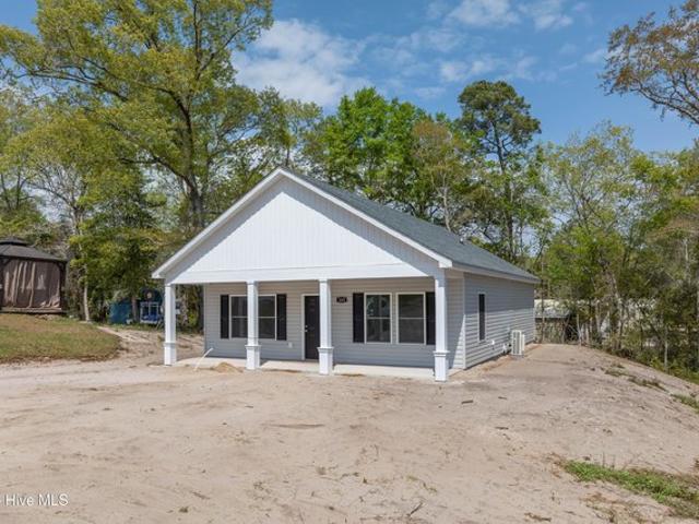House for sale in Sneads Ferry, North Carolina