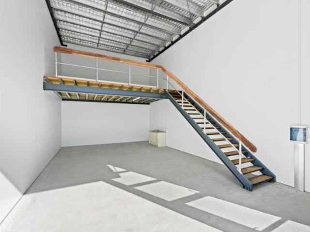 Warehouse for rent in Toombul, Queensland