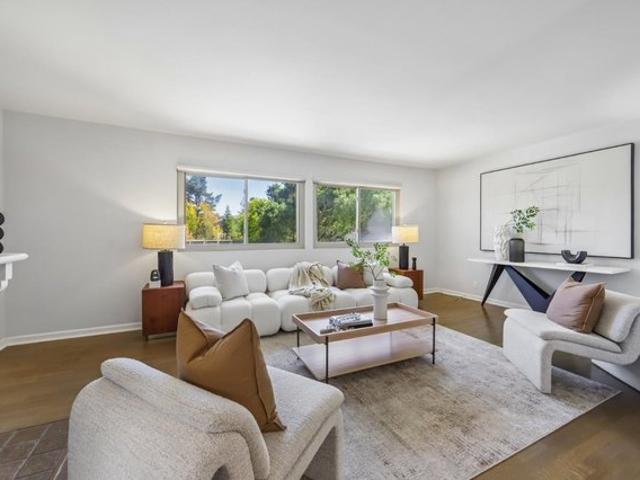 Townhouse for sale in San Mateo, California