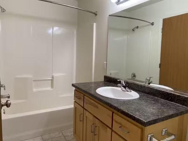 Condo for rent in Eureka
