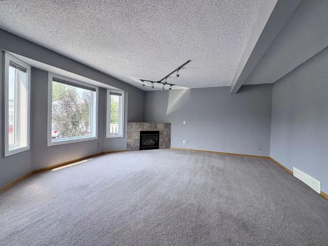 Townhouse for rent in Killarney, Calgary
