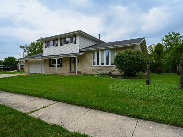 House for sale in Oak Forest, Illinois