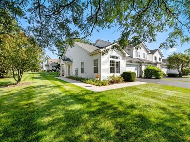 Townhouse for sale in North Aurora, Illinois