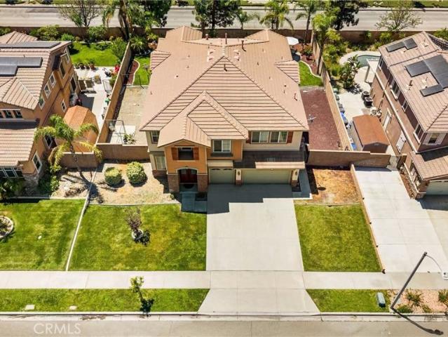 House for sale in Fontana, San Bernardino County