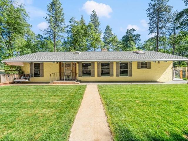 House for sale in Applegate, California