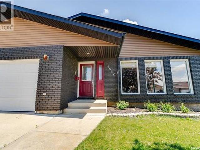 House for sale in Moose Jaw, Saskatchewan