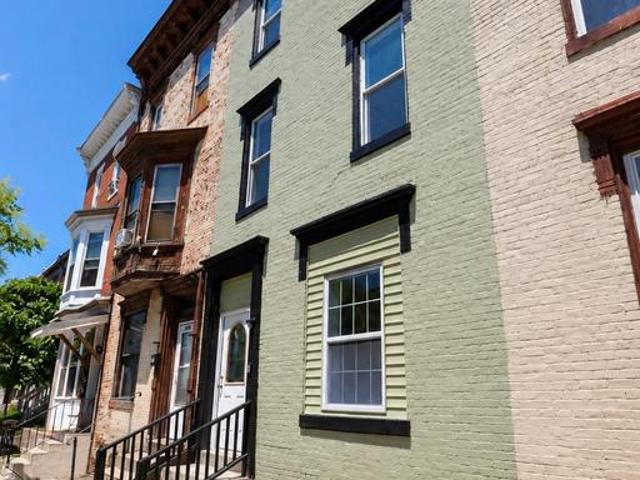Townhouse for sale in Harrisburg, Pennsylvania