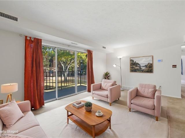 Condo for sale in Misty Lake, Middleburg Heights