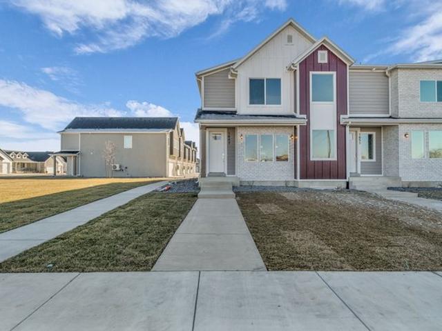 Townhouse for sale in Syracuse, Utah