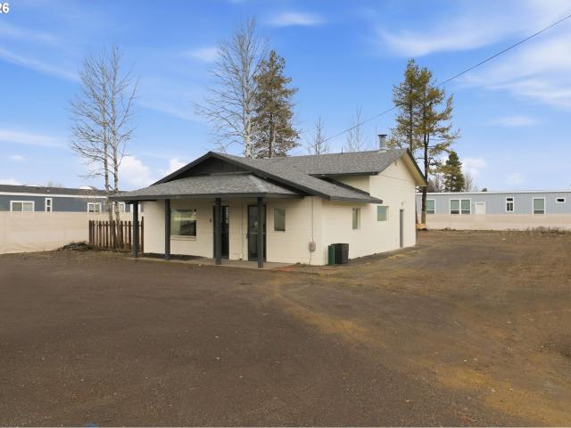 Commercial for sale in Oregonia