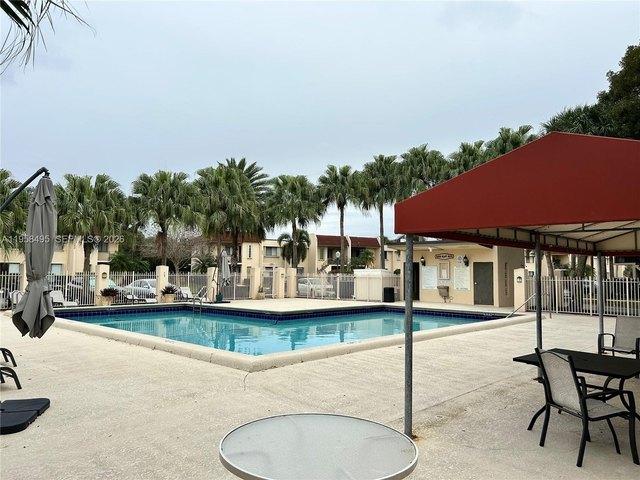 Condo for sale in Weston, Florida
