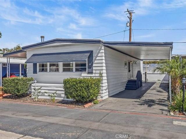 House for sale in Huntington Beach, California