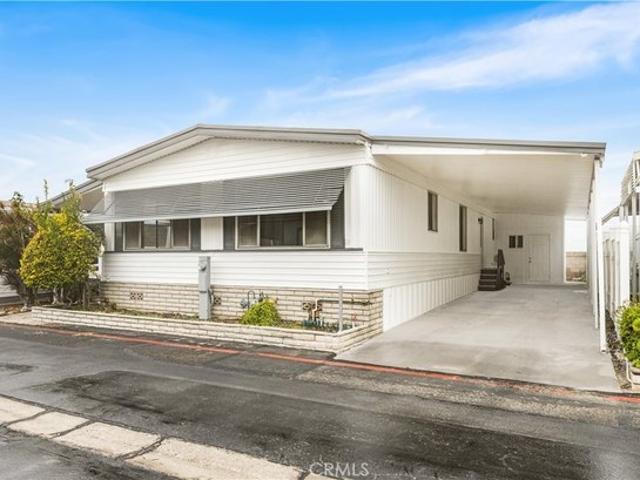 House for sale in Huntington Beach, California
