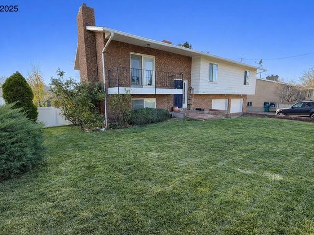 House for sale in Clearfield, Utah