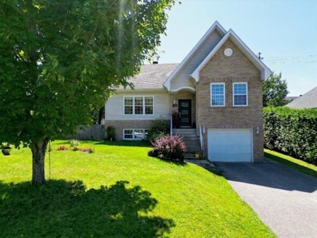 House for sale in Memphrémagog, Quebec