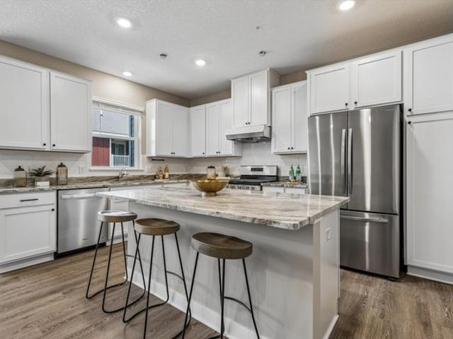 Townhouse for sale in Lakeville, Minnesota
