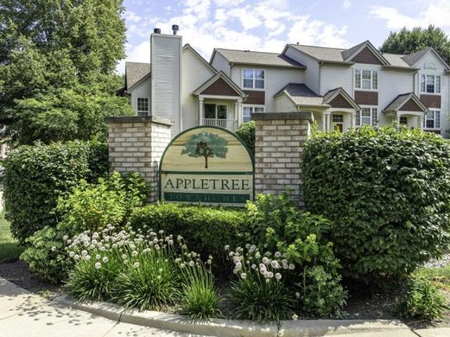 Townhouse for sale in West Chicago, Illinois