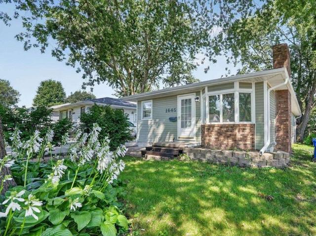 House for sale in Waterloo, Iowa