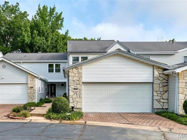 Condo for sale in Chesterfield, Missouri