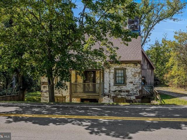 House for sale in Bunker Hill, West Virginia