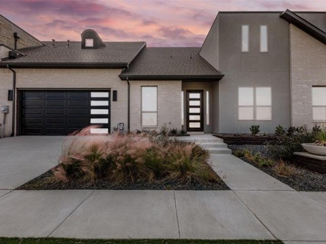 Townhouse for sale in Heath, Texas