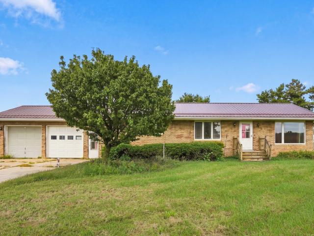 House for sale in Lost Nation, Clinton County