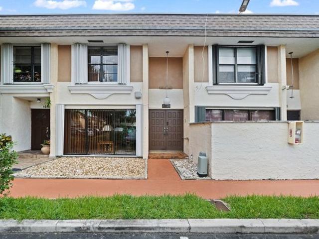 Townhouse for sale in North Miami Beach, Florida
