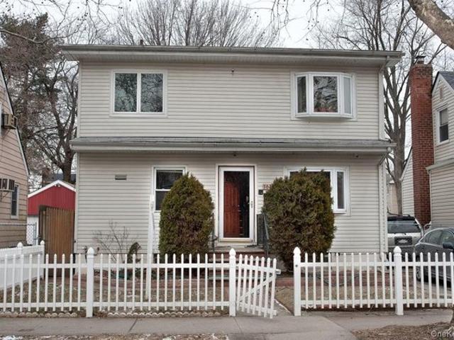 House for sale in Queens, Arverne