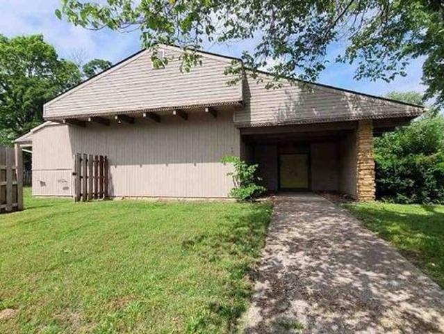 House for sale in Carthage, Missouri