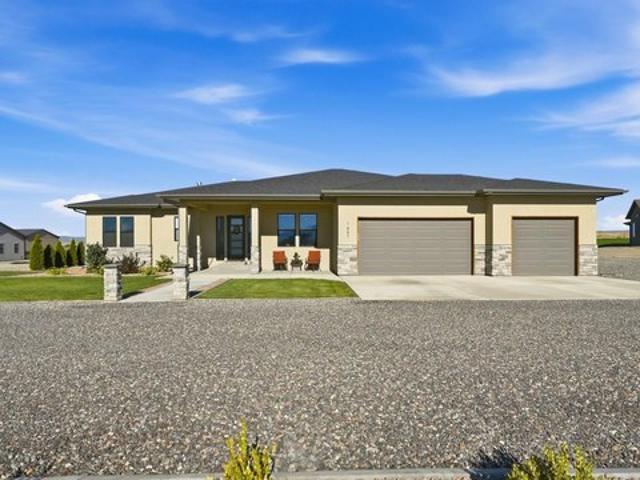 House for sale in Loma, Colorado