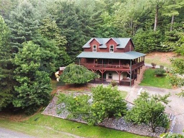 House for sale in Purlear, North Carolina