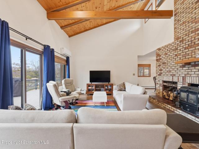 House for sale in Lake Ariel, Pennsylvania