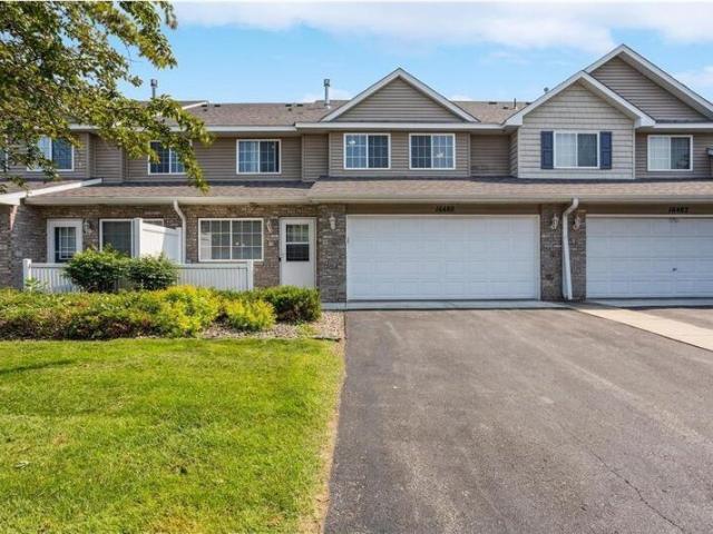 Townhouse for sale in Lakeville