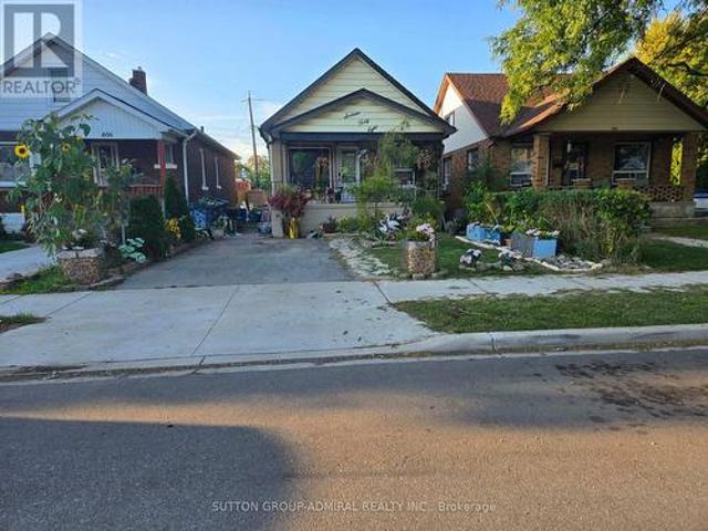 House for sale in RiverWest, Windsor