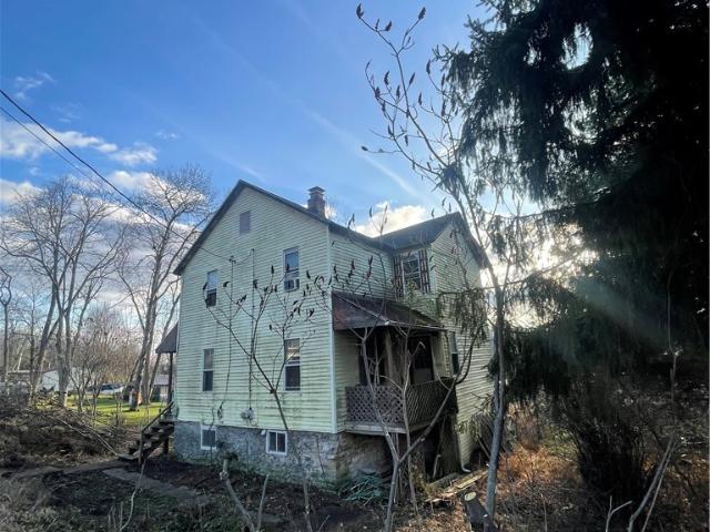 House for sale in Clarksburg, Pennsylvania