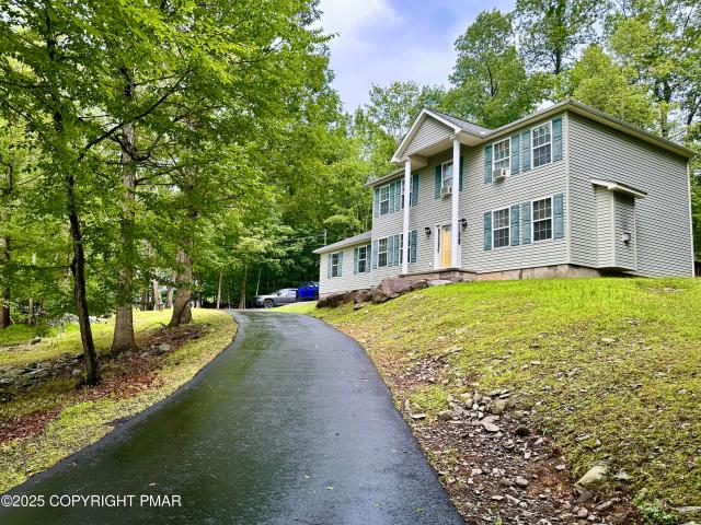 House for sale in Henryville