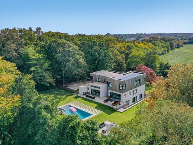 House for sale in Wainscott, New York