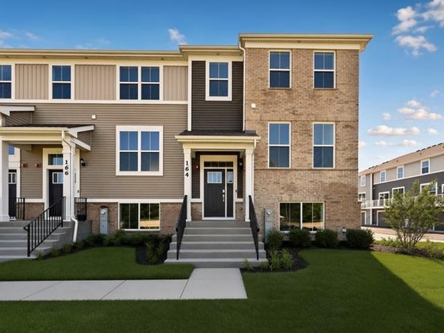 Townhouse for sale in Mchenry, Illinois
