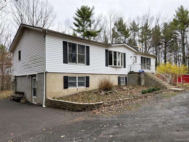 House for sale in Acra, New York